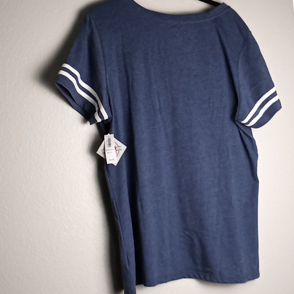 Women's NWT Houston Astros V Neck T Shirt - Size XXL - Picture 3 of 6